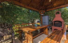 2 Bedroom Gorgeous Apartment In Nedescina